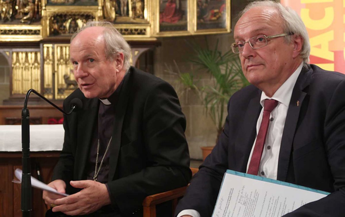 Blickten zurück auf die hundert Jahre seit Gründung der Ersten Republik: Kardinal Christoph Schönborn (li) und Bischof Michael Bünker. Foto: kathpress/Robert Mitscha-Eibl Blickten zurück auf die hundert Jahre seit Gründung der Ersten Republik: Kardinal Christoph Schönborn (li) und Bischof Michael Bünker. Foto: kathpress/Robert Mitscha-Eibl