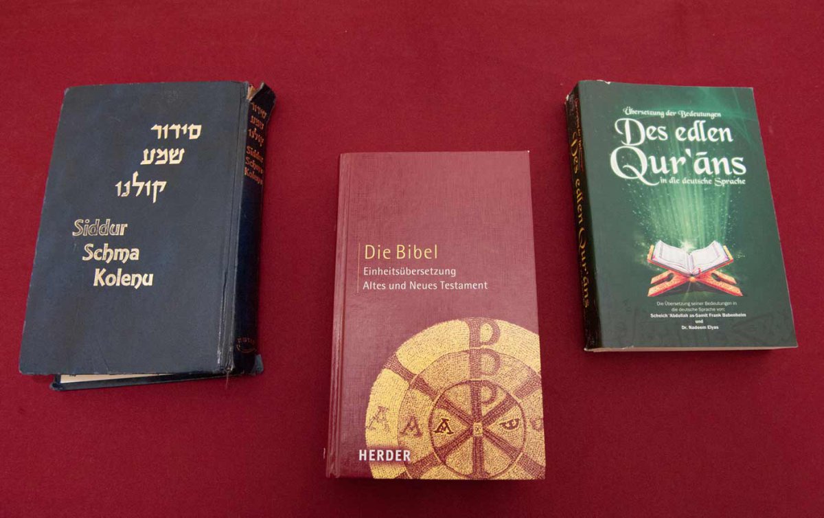 Verfassungsrechtler Theo Öhlinger: "Religionsfreiheit ist Voraussetzung dafür, dass ein Mensch sein Leben nach seinen innersten Überzeugungen gestalten darf." Foto: epd/M. Uschmann Verfassungsrechtler Theo Öhlinger: "Religionsfreiheit ist Voraussetzung dafür, dass ein Mensch sein Leben nach seinen innersten Überzeugungen gestalten darf." Foto: epd/M. Uschmann