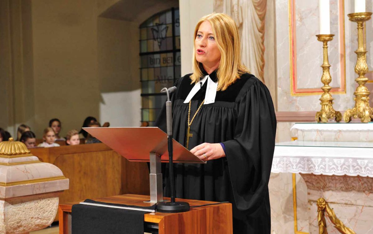Zeigte sich "stolz und erfreut" über ihre Wahl in den Rat der Gemeinschaft evangelischer Kirchen in Europa (GEKE): Oberkirchenrätin Ingrid Bachler, hier auf einem Archivbild. Foto: epd/M. Uschmann Zeigte sich "stolz und erfreut" über ihre Wahl in den Rat der Gemeinschaft evangelischer Kirchen in Europa (GEKE): Oberkirchenrätin Ingrid Bachler, hier auf einem Archivbild. Foto: epd/M. Uschmann