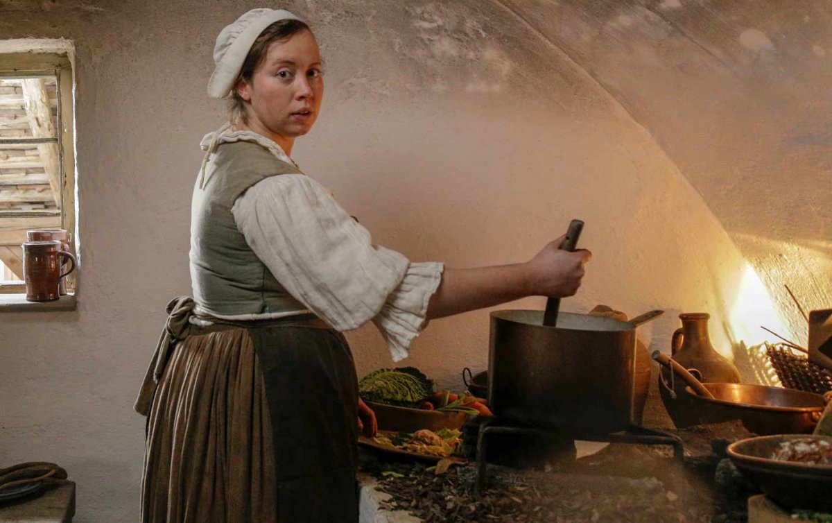 Eine von fünf "ZeitzeugInnen" des Dokudramas: die evangelische Bäuerin Marta Küzinger aus Wallern. Foto: ORF/Metafilm Eine von fünf "ZeitzeugInnen" des Dokudramas: die evangelische Bäuerin Marta Küzinger aus Wallern. Foto: ORF/Metafilm
