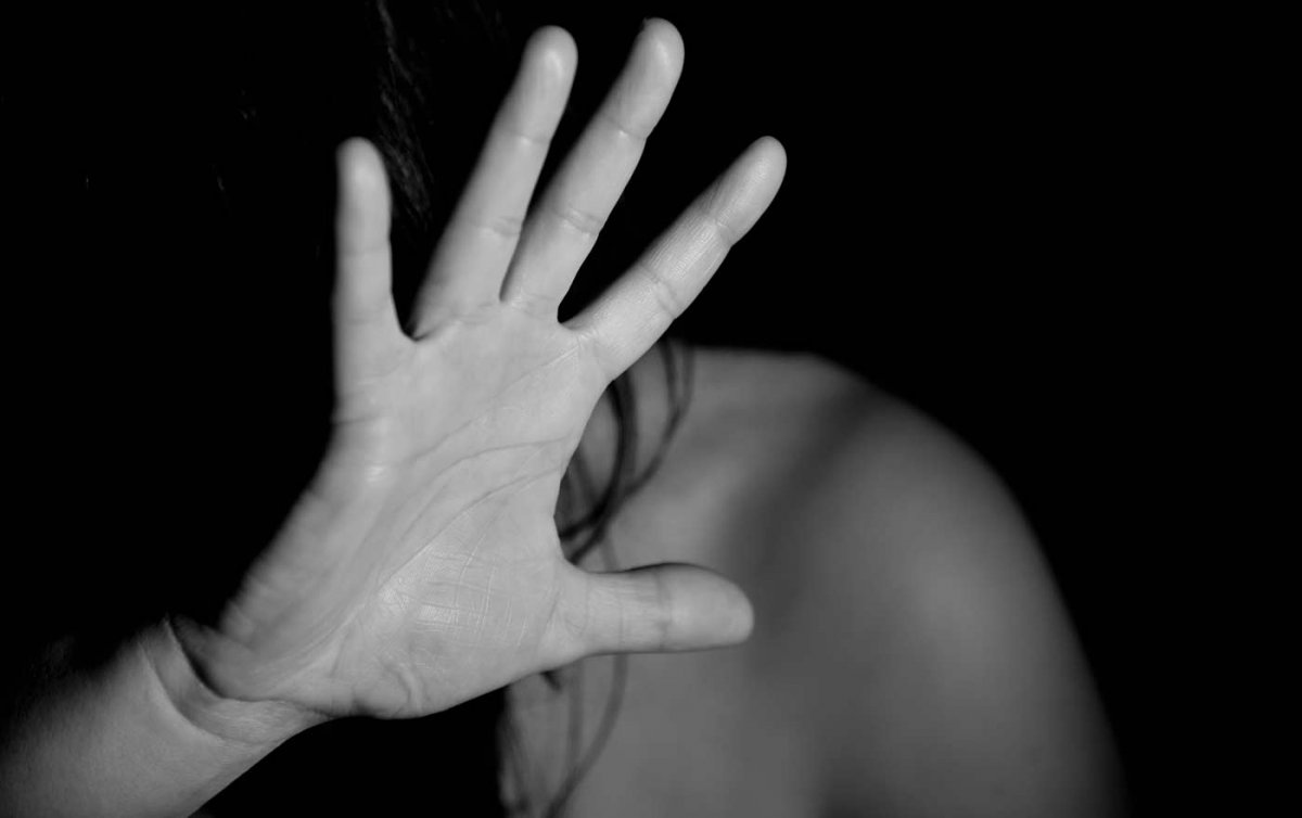 &quot;Liebe und Gewalt gehören nicht zusammen. Wo Liebe ist, gibt es keine Gewalt. Liebe verletzt nicht, Liebe heilt.&quot; Foto: pixabay