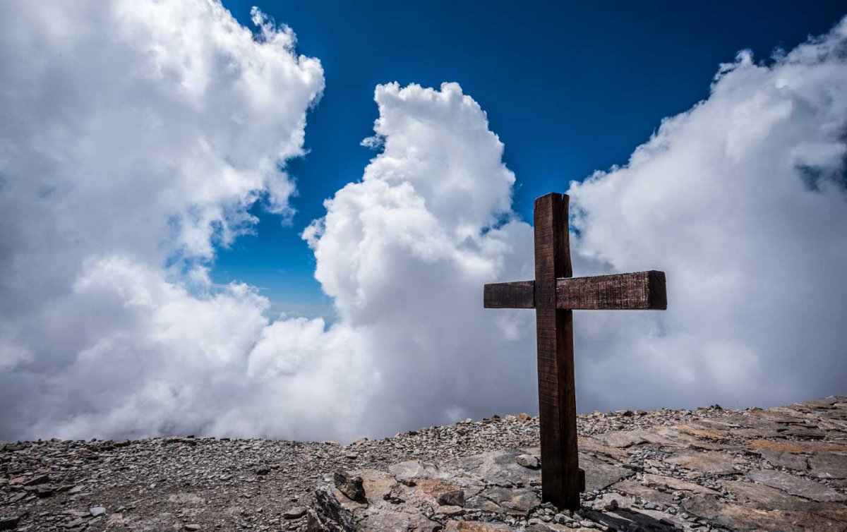"Das Kreuz ist das Zentrum des Heils, denn Gott erlöst und versöhnt uns mit sich durch den Kreuzestod Jesu." Foto: pxhere "Das Kreuz ist das Zentrum des Heils, denn Gott erlöst und versöhnt uns mit sich durch den Kreuzestod Jesu." Foto: pxhere