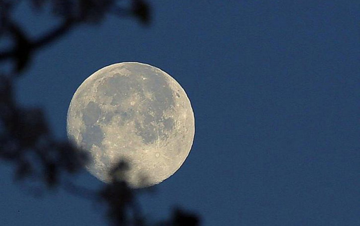 "Gott schuf Sonne, Mond und die Gestirne als 'Zeichen für Zeiten, Tage und Jahre' und damit den Rhythmus des Lebens. Dafür dürfen wir dankbar sein, auch wenn wir den Mond erobert haben." Foto: pixnio "Gott schuf Sonne, Mond und die Gestirne als 'Zeichen für Zeiten, Tage und Jahre' und damit den Rhythmus des Lebens. Dafür dürfen wir dankbar sein, auch wenn wir den Mond erobert haben." Foto: pixnio
