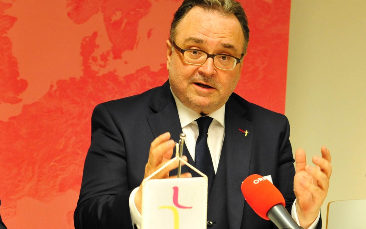 Mit den exemplarischen Gemeindebesuchen in Windischgarsten und Bruck an der Leitha will der neue Bischof Michael Chalupka das ehrenamtliche Engagement stärken. Foto: epd/Uschmann Mit den exemplarischen Gemeindebesuchen in Windischgarsten und Bruck an der Leitha will der neue Bischof Michael Chalupka das ehrenamtliche Engagement stärken. Foto: epd/Uschmann