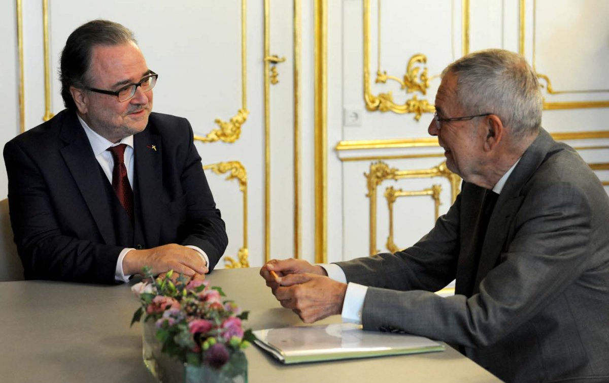 Klimawandel, Karfreitag und Kritik an der Abschiebepraxis von Lehrlingen: zentrale Themen beim Antrittsbesuch des neuen Bischofs Michael Chalupka bei Bundespräsident Alexander Van der Bellen. Foto: epd/ M. Uschmann