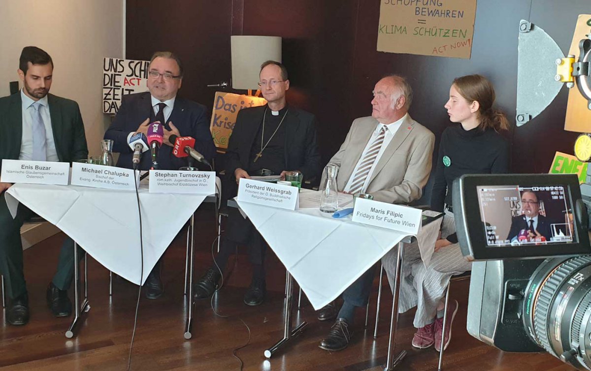 Sprachen sich gemeinsam für konsequenteres Handeln im Klimaschutz aus (v.l.): Enis Buzar (Islamische Glaubensgemeinschaft), Michael Chalupka (Evangelische Kirche), Stephan Turnovszky (Römisch-katholische Kirche), Gerhard Weißgrab (Buddhistische Religionsg