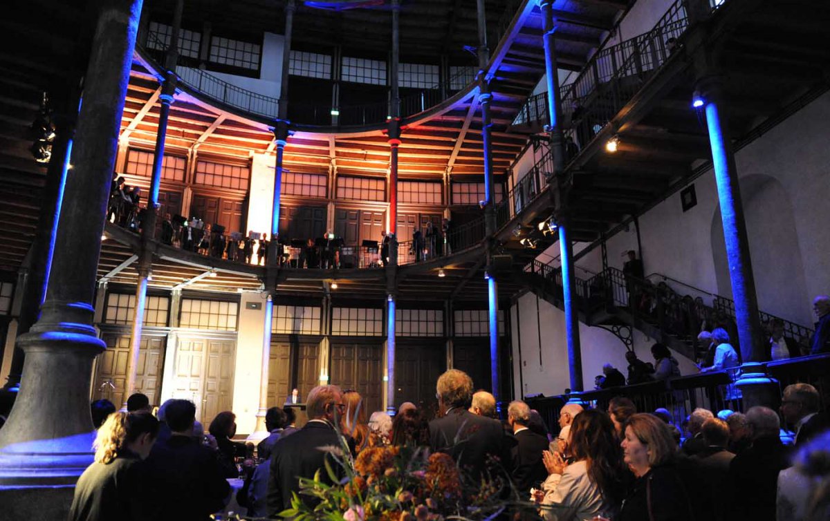 Im Atelierhaus der Akademie der Bildenden Künste feierten zahlreiche Gäste die Amtseinführung des neuen Bischofs Michael Chalupka. Foto: epd/Uschmann Im Atelierhaus der Akademie der Bildenden Künste feierten zahlreiche Gäste die Amtseinführung des neuen Bischofs Michael Chalupka. Foto: epd/Uschmann
