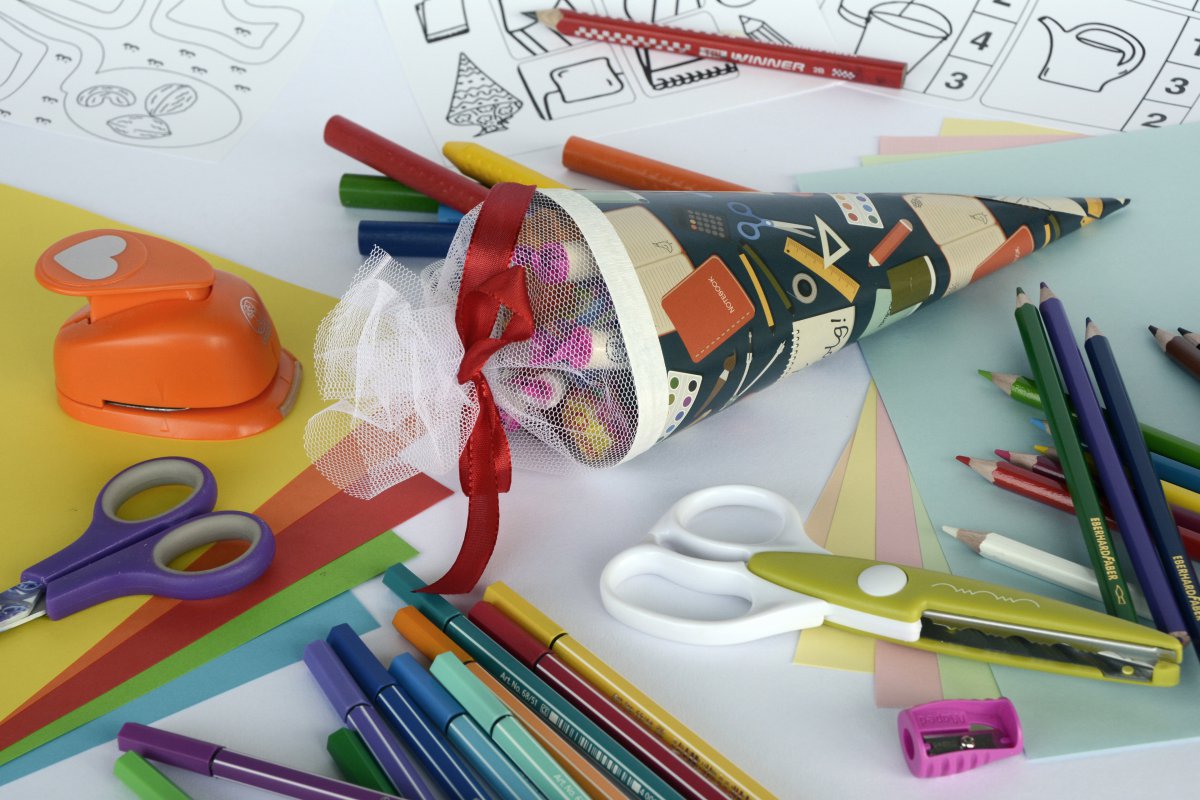 Zur Akuthilfe für Kinder, deren Eltern sich den Schulstart nicht leisten können, hat die Stadtdiakonie Wien ein Spendenkonto eingerichtet. Foto: pixabay.com/annca Eine Schultüte, wie hier auf dem Foto zu sehen, ist für einige Eltern ein Luxusgut. Zur Akuthilfe für Kinder, deren Eltern sich den Schulstart nicht leisten können, hat die Stadtdiakonie Wien ein Spendenkonto eingerichtet. Foto: pixabay.com/annca