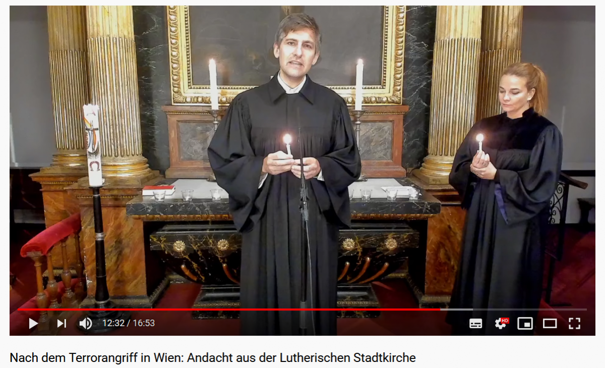 Mitfühlende Impulse geben Pfarrer Wilfried Fussenegger und Pfarrerin Julia Schnitzlein. Foto: YouTube-Screenshot